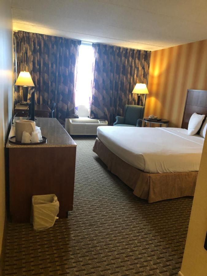 E Hotel Banquet & Conference Center 에디슨 외부 사진